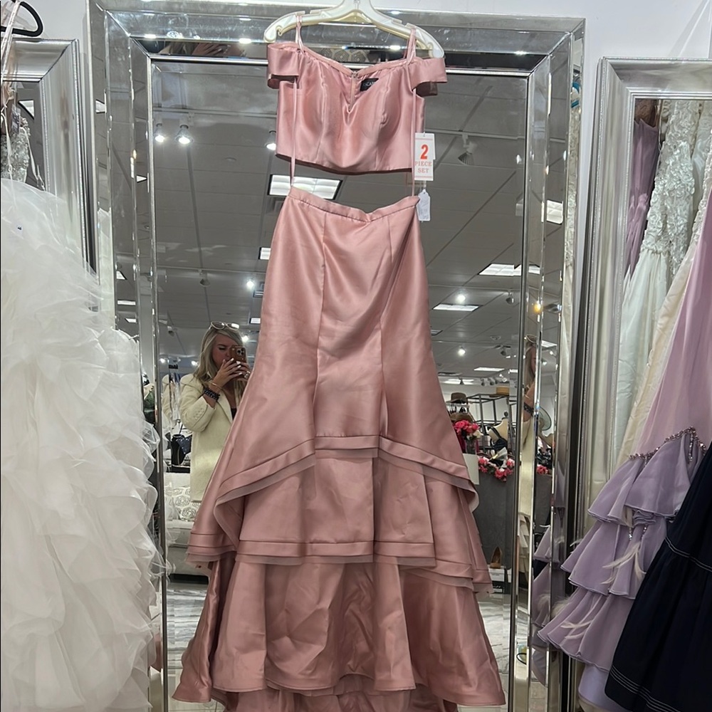 Xscape  blush 2 piece gown  Set size 6